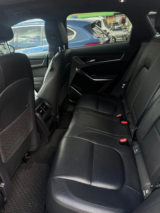 2022 Jaguar F-Pace - Image 13 of 17