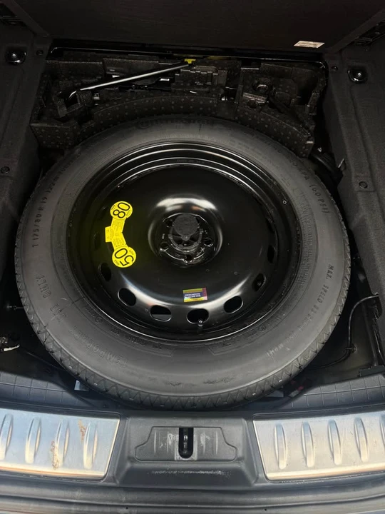 2022 Jaguar F-Pace - Image 15 of 17