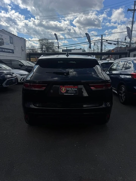 2022 Jaguar F-Pace - Image 7 of 17