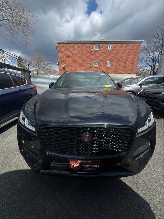 2022 Jaguar F-Pace - Image 3 of 17