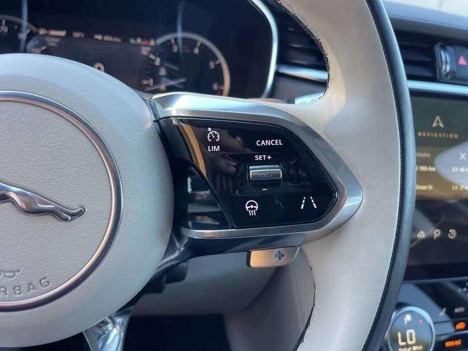 2022 Jaguar F-Pace - Image 16 of 19