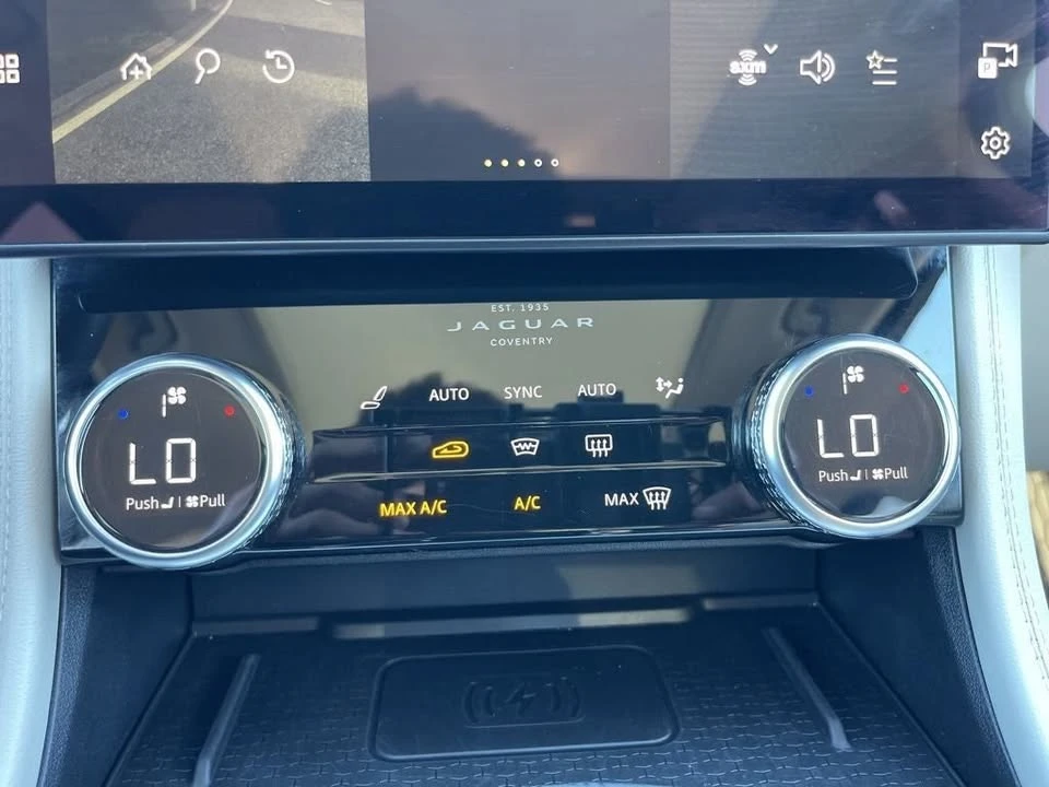 2022 Jaguar F-Pace - Image 11 of 19