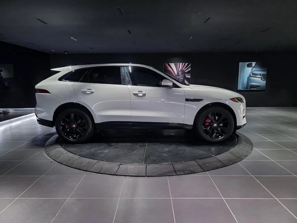 2022 Jaguar F-Pace - Image 3 of 17