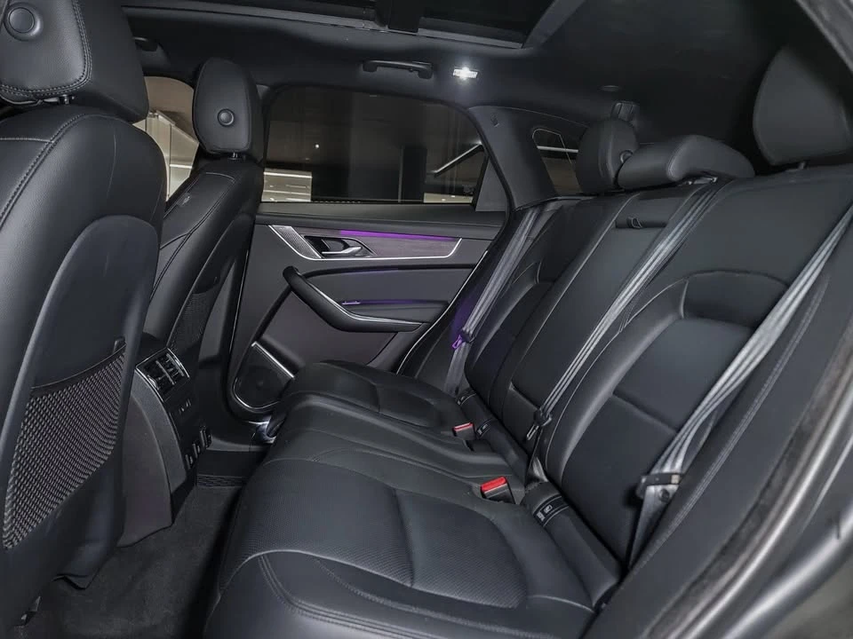 2022 Jaguar F-Pace - Image 14 of 17