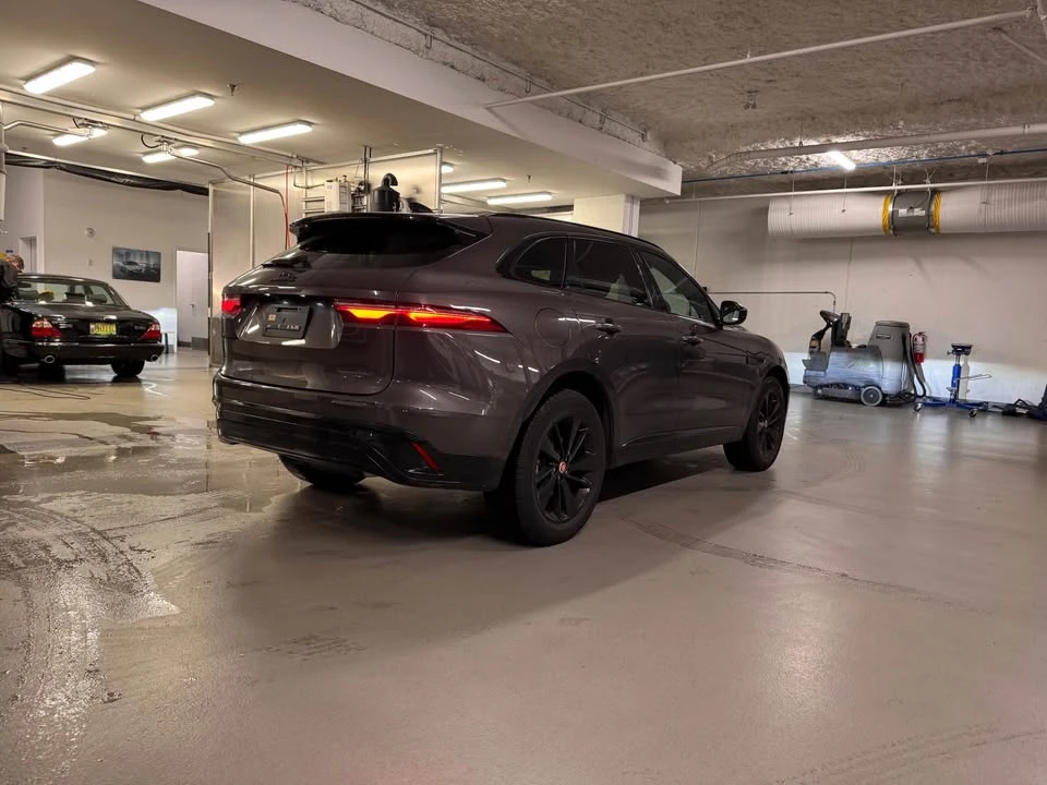 2022 Jaguar F-Pace - Image 3 of 17