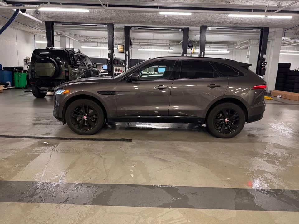 2022 Jaguar F-Pace - Image 6 of 17