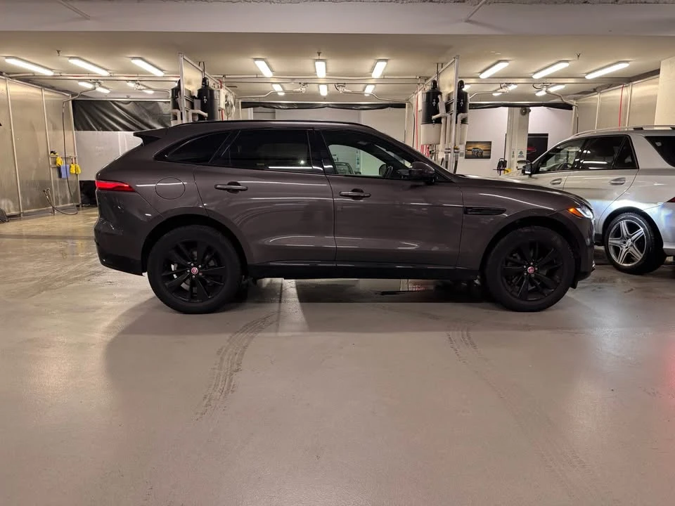 2022 Jaguar F-Pace - Image 2 of 17