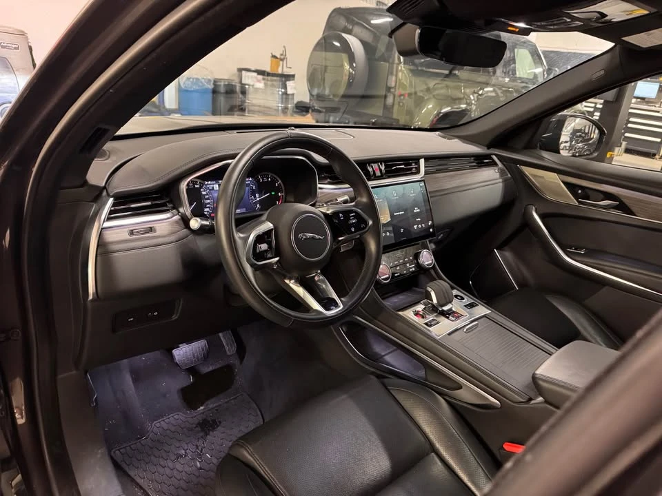 2022 Jaguar F-Pace - Image 9 of 17