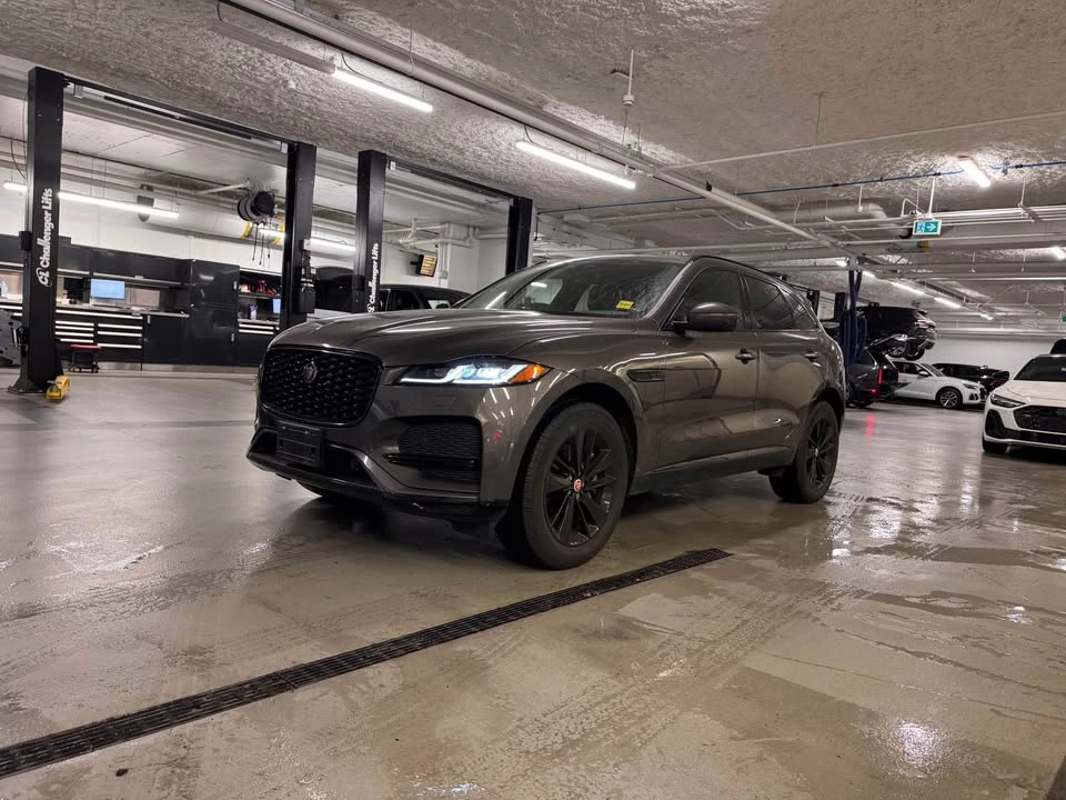 2022 Jaguar F-Pace - Image 7 of 17
