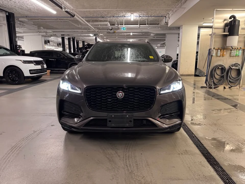 2022 Jaguar F-Pace - Image 8 of 17