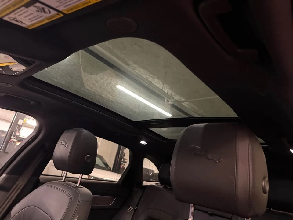 2022 Jaguar F-Pace - Image 11 of 17