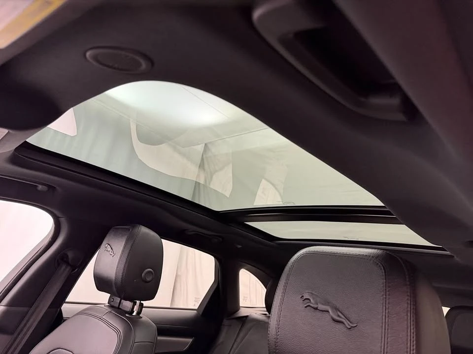 2022 Jaguar F-Pace - Image 8 of 19