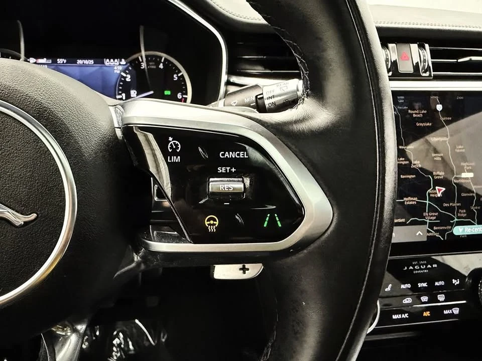 2022 Jaguar F-Pace - Image 16 of 19