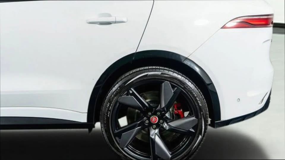 2022 Jaguar F-Pace SVR - Image 13 of 15