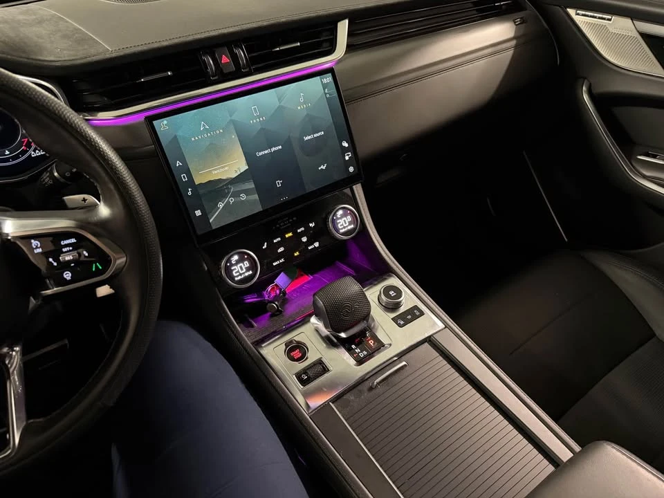 2022 Jaguar F-Pace SVR - Image 9 of 11