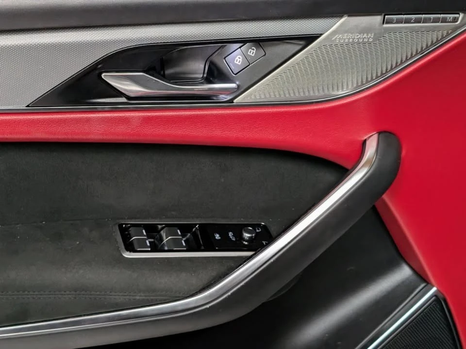 2022 Jaguar F-Pace SVR - Image 14 of 20