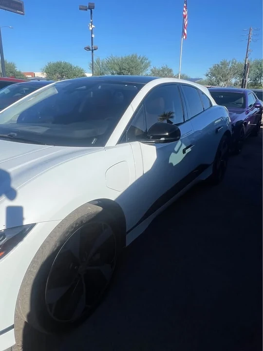 2022 Jaguar I-Pace - Image 3 of 10
