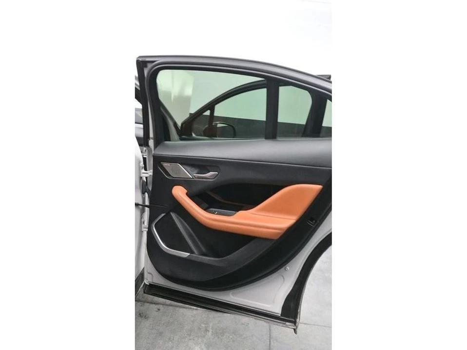 2022 Jaguar I-Pace - Image 10 of 20