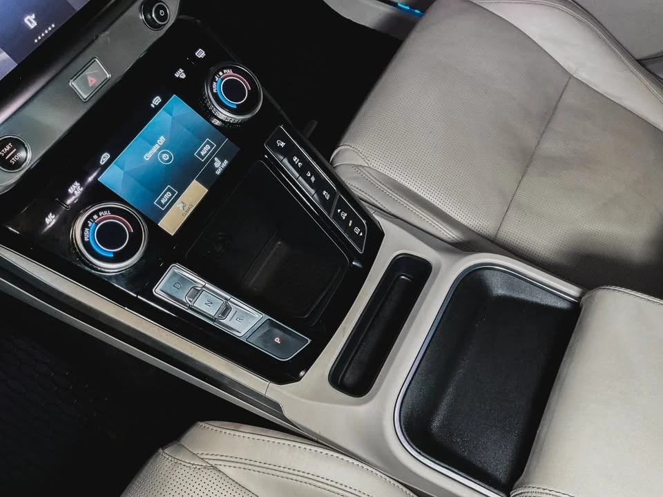 2022 Jaguar I-Pace - Image 13 of 20