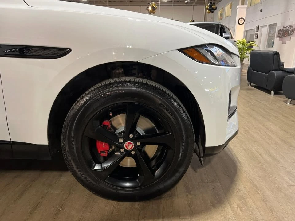 2022 Jaguar F-Pace - Image 7 of 16