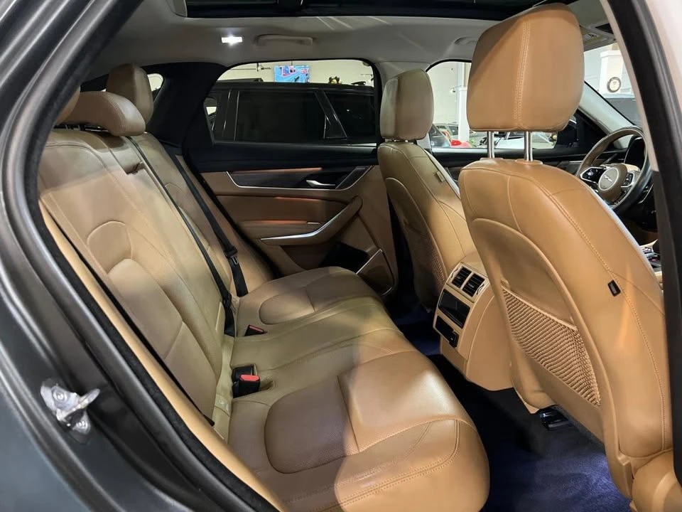 2022 Jaguar F-Pace - Image 12 of 16