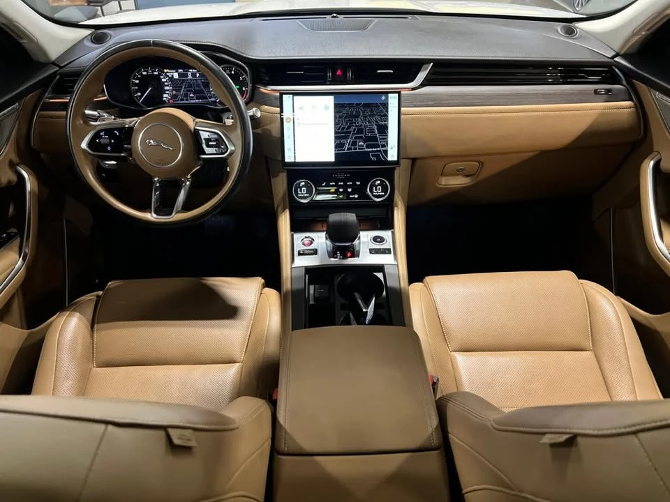 2022 Jaguar F-Pace - Image 9 of 16