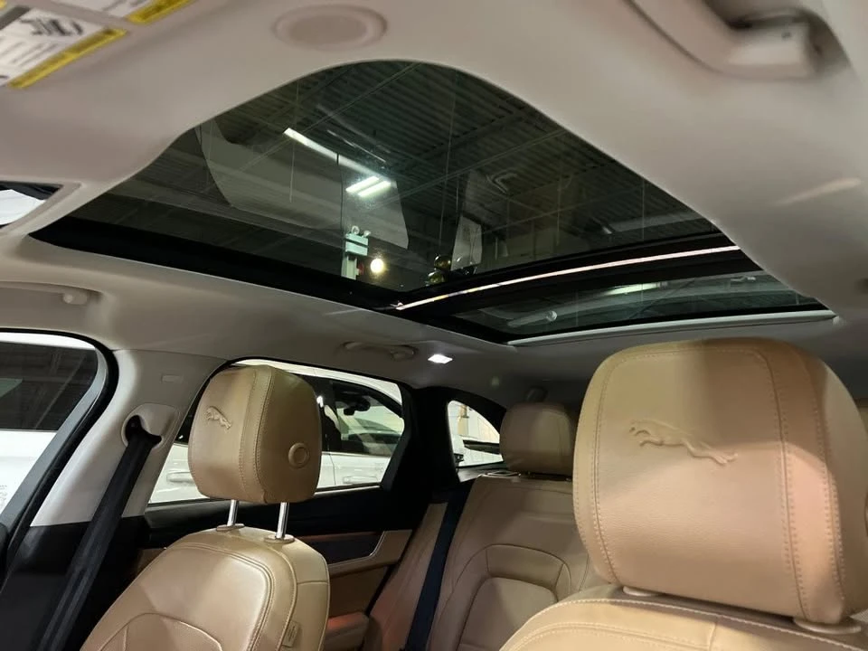 2022 Jaguar F-Pace - Image 11 of 16