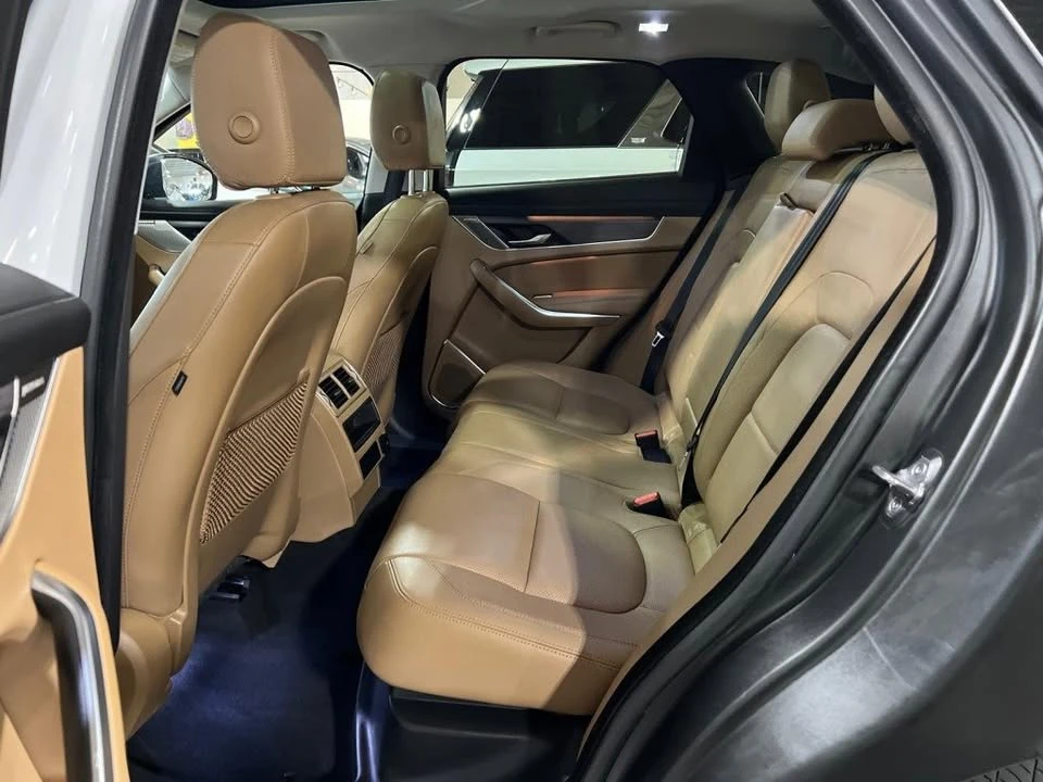 2022 Jaguar F-Pace - Image 9 of 13