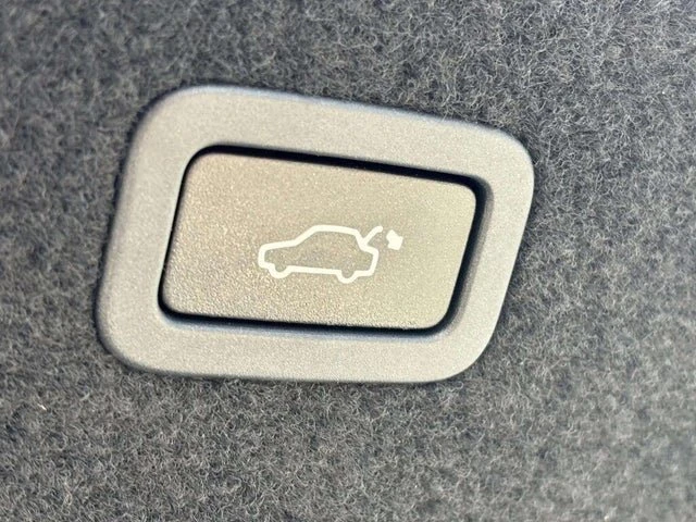 2022 Jaguar X260 XF - Image 18 of 19