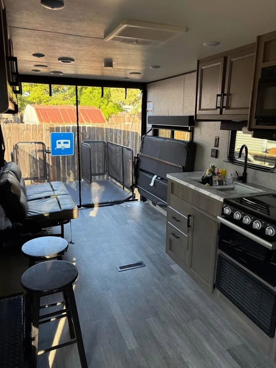 2022 Jayco Jay Flight SLX - Image 8 of 9