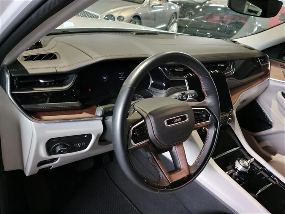2022 Jeep KL Cherokee - Image 16 of 31