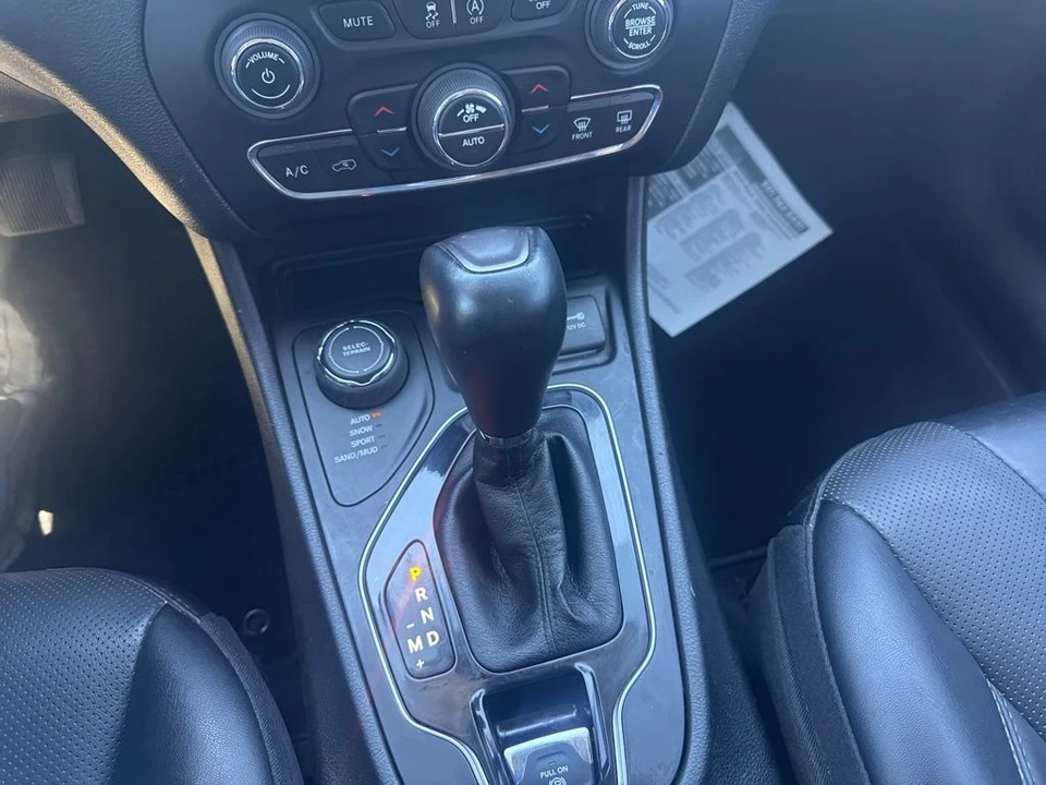 2022 Jeep KL Cherokee - Image 18 of 21