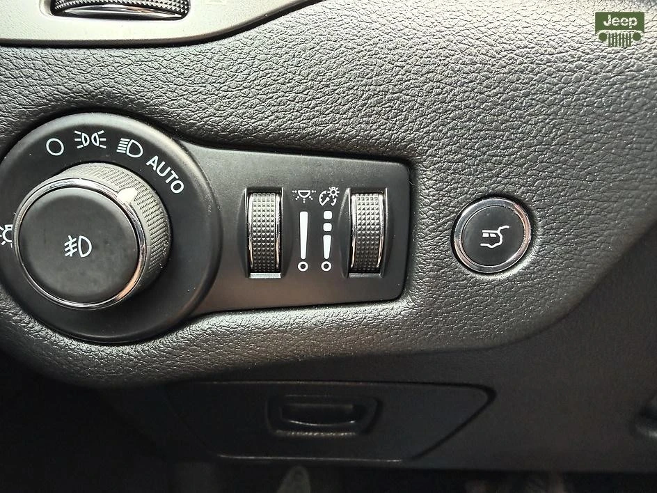 2022 Jeep KL Cherokee - Image 11 of 31