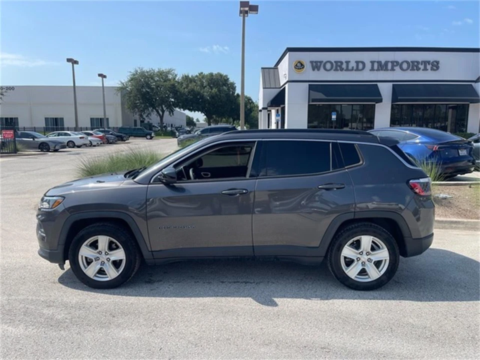 2022 Jeep Compass - Image 2 of 4