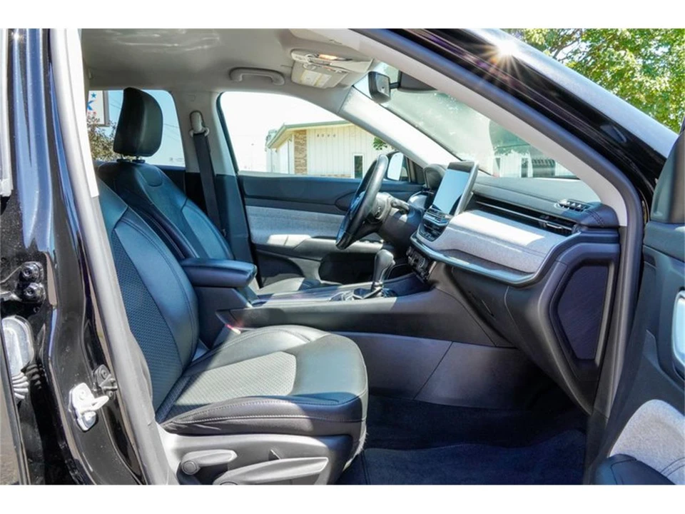 2022 Jeep Compass - Image 16 of 31