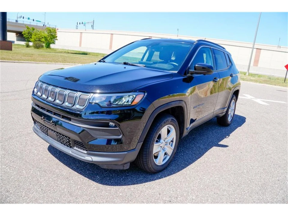 2022 Jeep Compass - Image 8 of 31