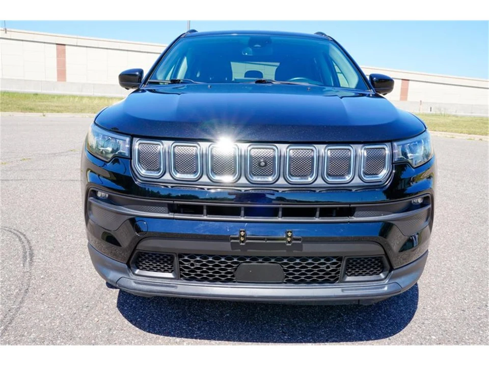 2022 Jeep Compass - Image 9 of 31