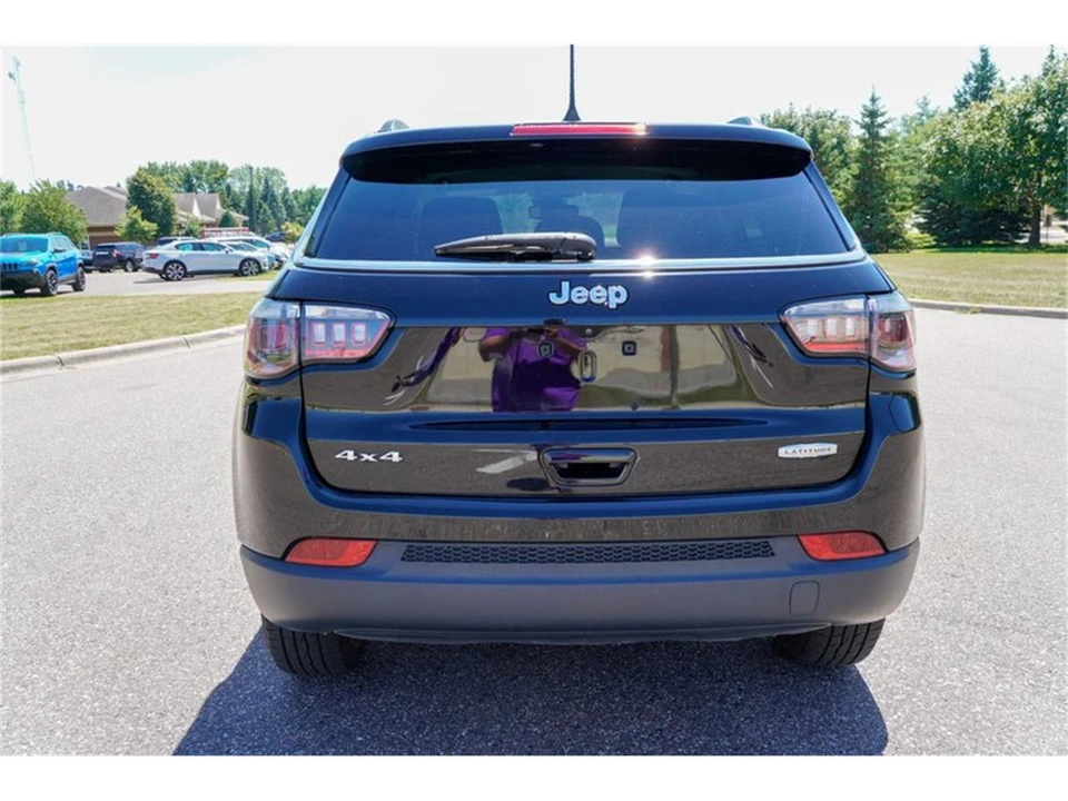 2022 Jeep Compass - Image 4 of 31
