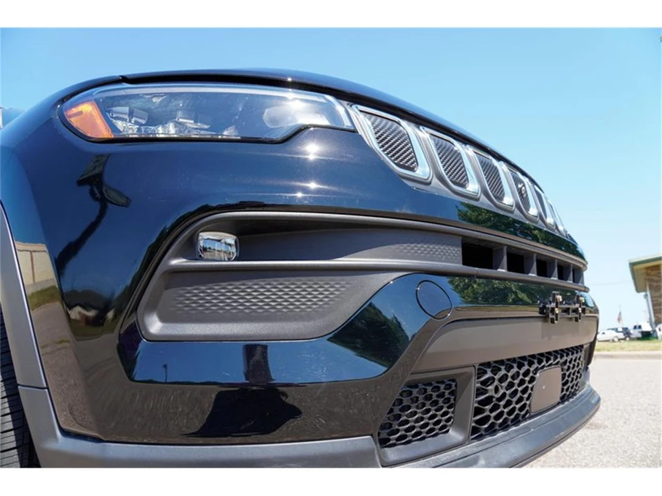 2022 Jeep Compass - Image 25 of 31