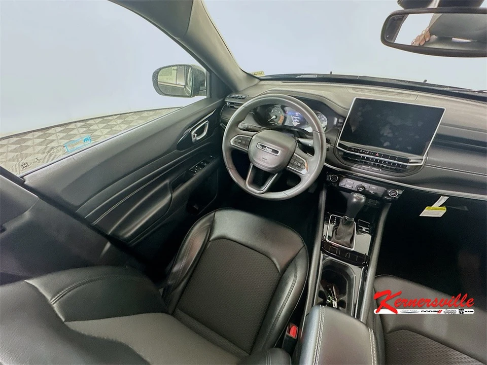 2022 Jeep Compass - Image 9 of 12