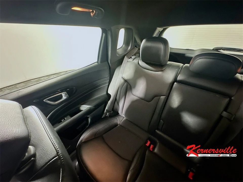 2022 Jeep Compass - Image 12 of 21