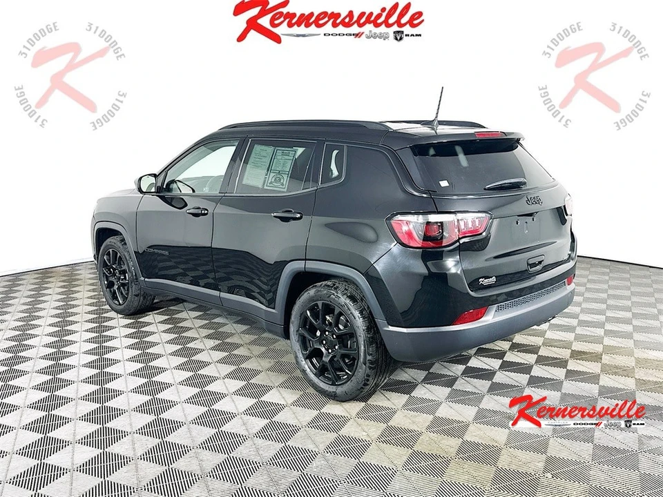 2022 Jeep Compass - Image 5 of 12