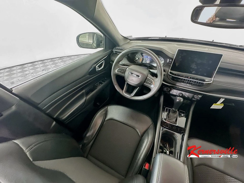 2022 Jeep Compass - Image 9 of 21
