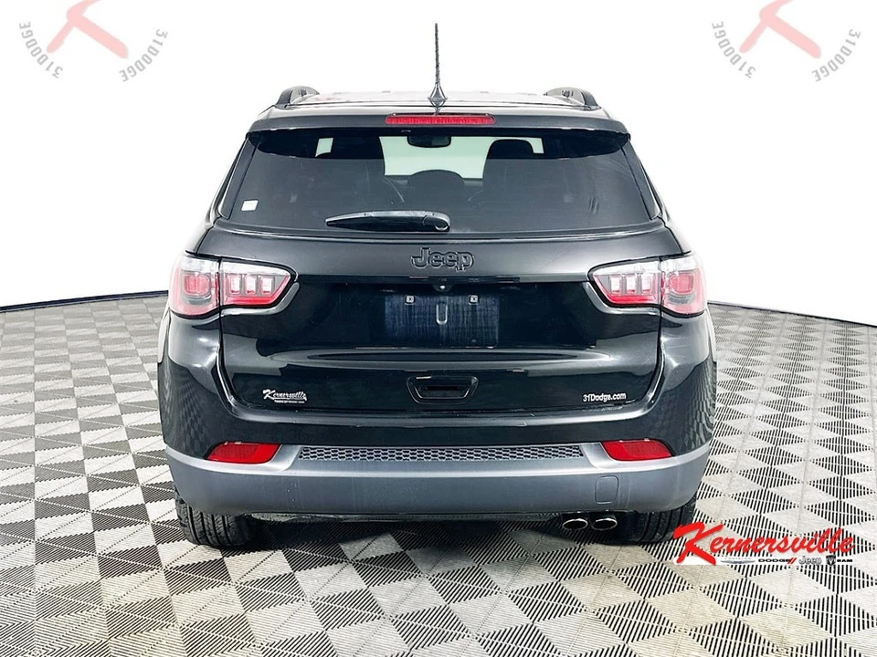2022 Jeep Compass - Image 6 of 12