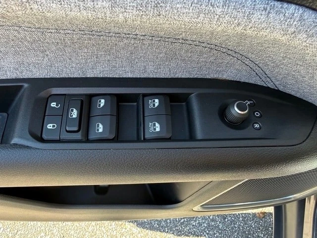 2022 Jeep Compass - Image 12 of 12