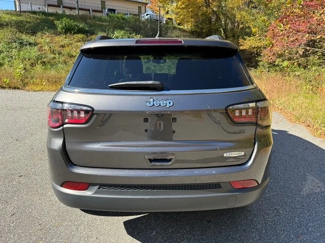 2022 Jeep Compass - Image 7 of 12