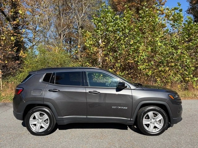 2022 Jeep Compass - Image 5 of 12
