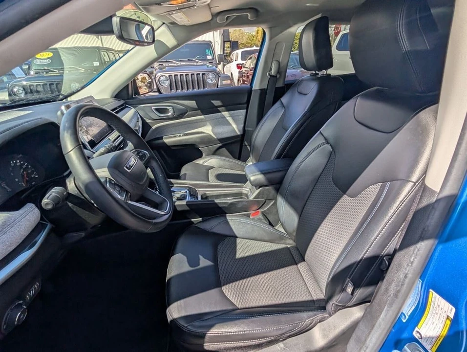2022 Jeep Compass - Image 10 of 21