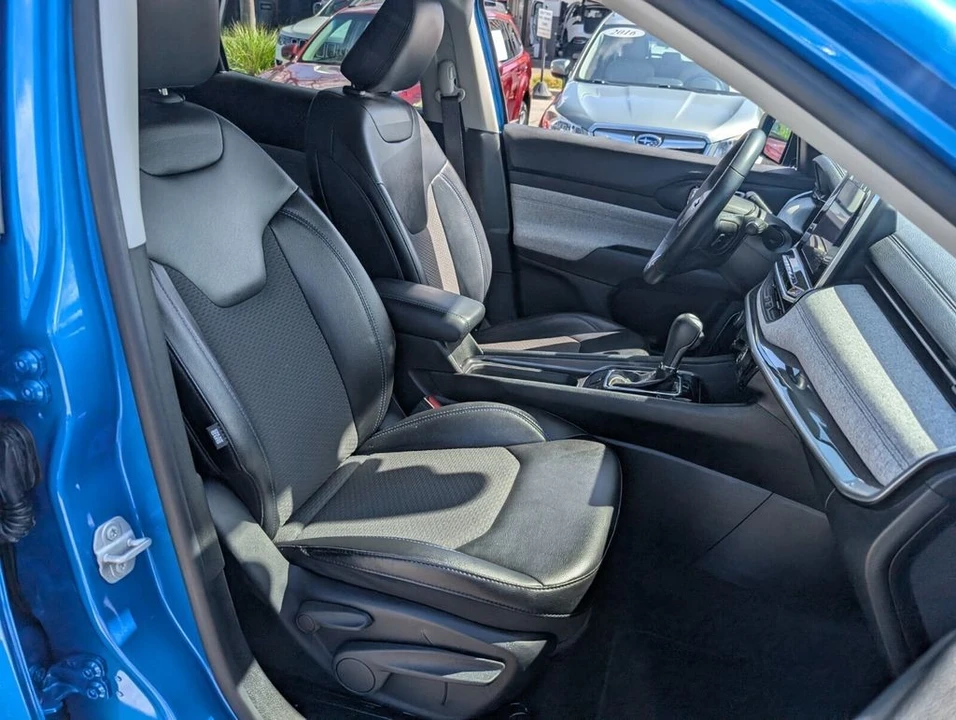 2022 Jeep Compass - Image 17 of 21