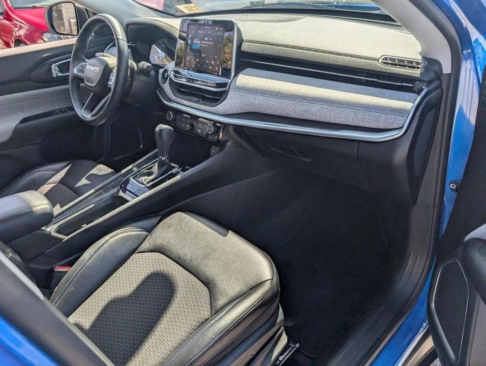 2022 Jeep Compass - Image 16 of 21